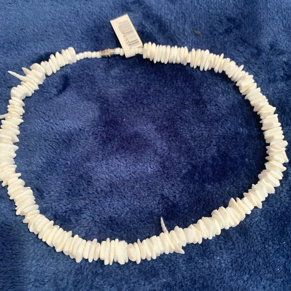 Vintage DISNEY WORLD PUKA Shell Necklace